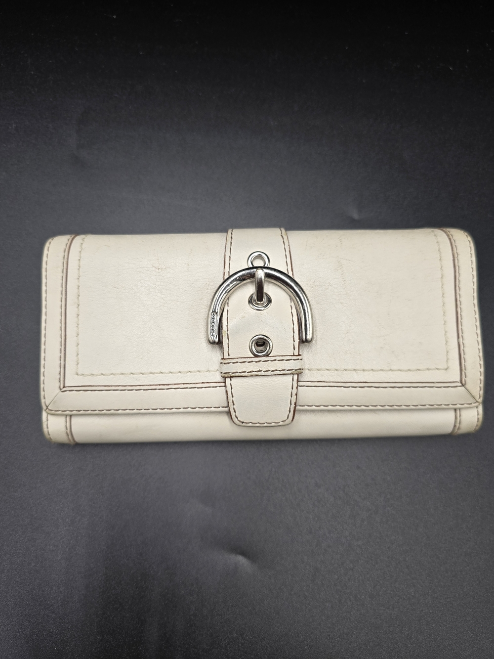 Vintage COACH Soho Long Snap Wallet Ivory Bone Leather Silver Buckle *PRE-LOVED*